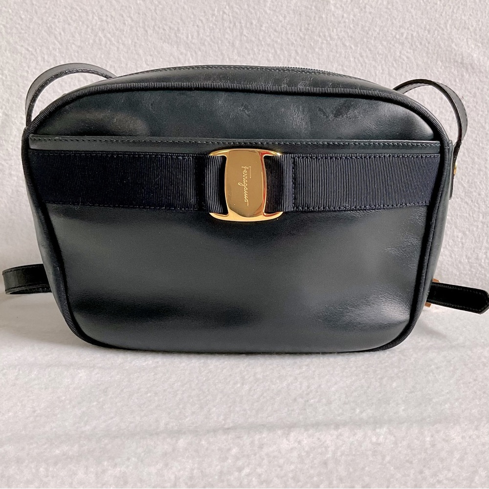 *sale* Vintage Ferragamo Crossbody Purse Dark Navy Black